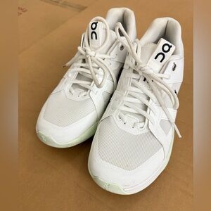 On Cloud Running The Roger Clubhouse Pro Womens Athletic Shoe | White/Lima |